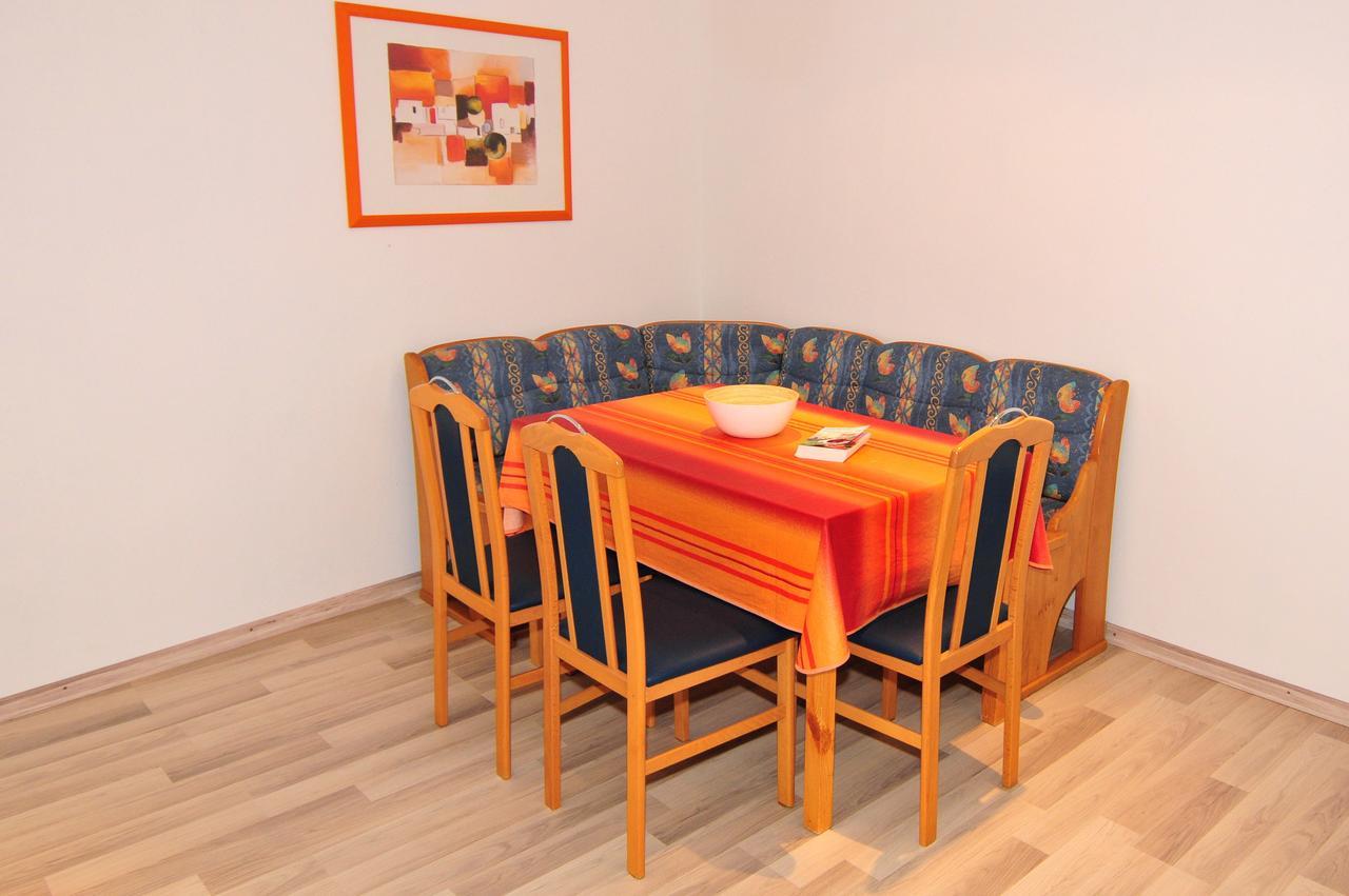 Ferienwohnung Fewo Samanta Schmider- auch kurzfristig EP Karten garantiert! Rust Zimmer foto